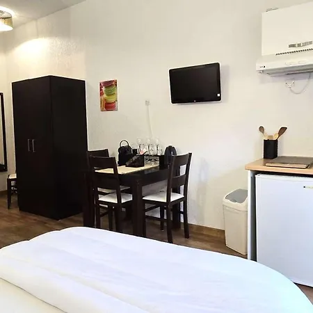 Cosy Avec Terrasse, Piscine Et Parking - Saint-florent - Fr-1-650-28 * Saint-Florent (Corsica)